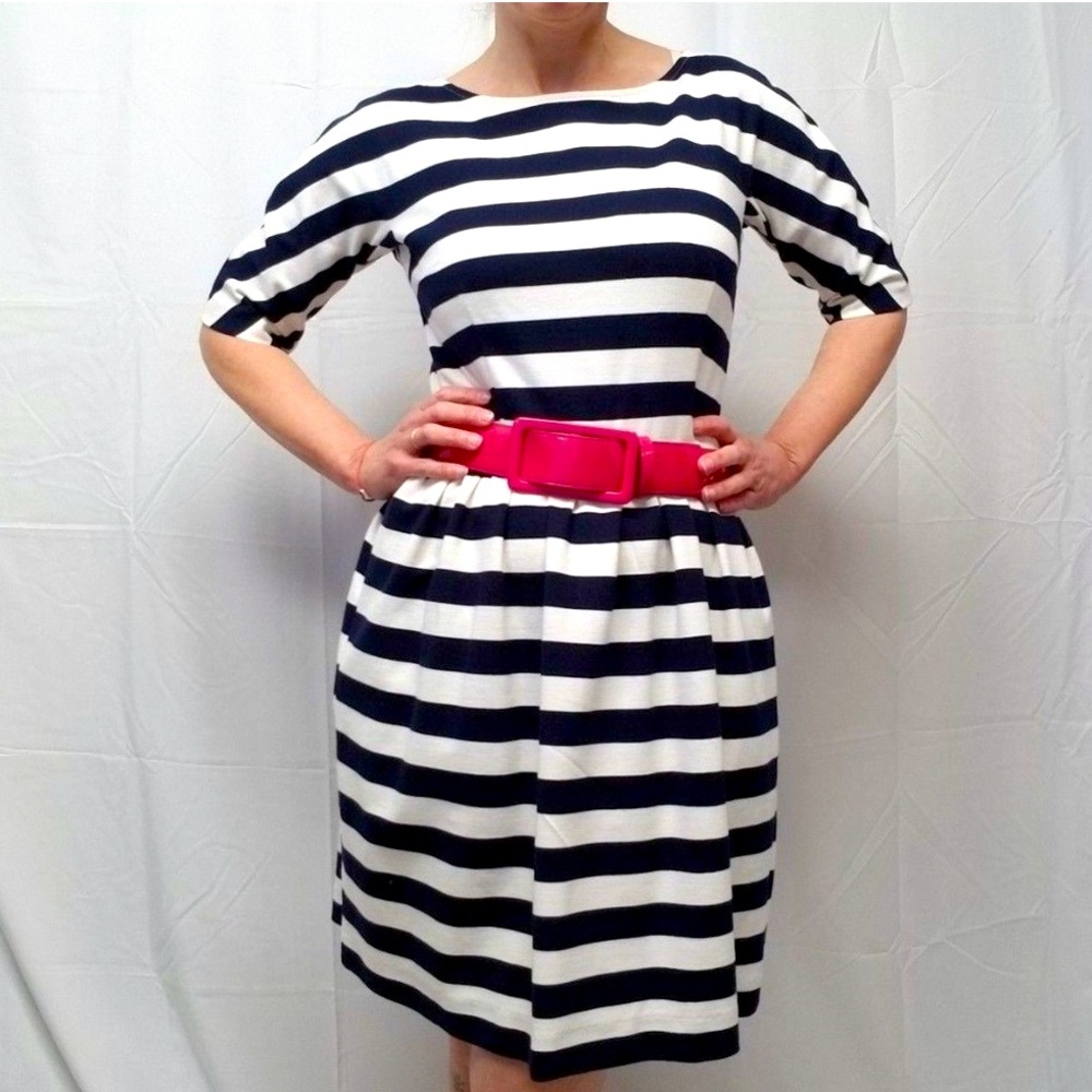 Betsey Johnson Navy and white stripe dress with pockets, Size 6, EUC